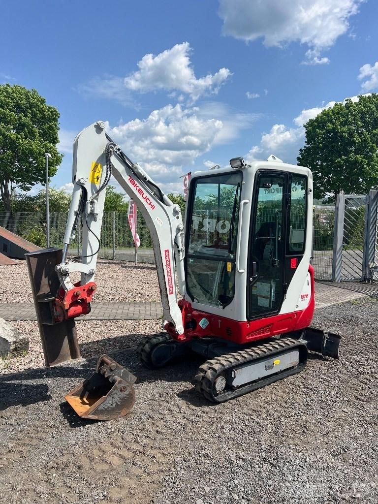 Takeuchi TB 216 Mini bageri <7t