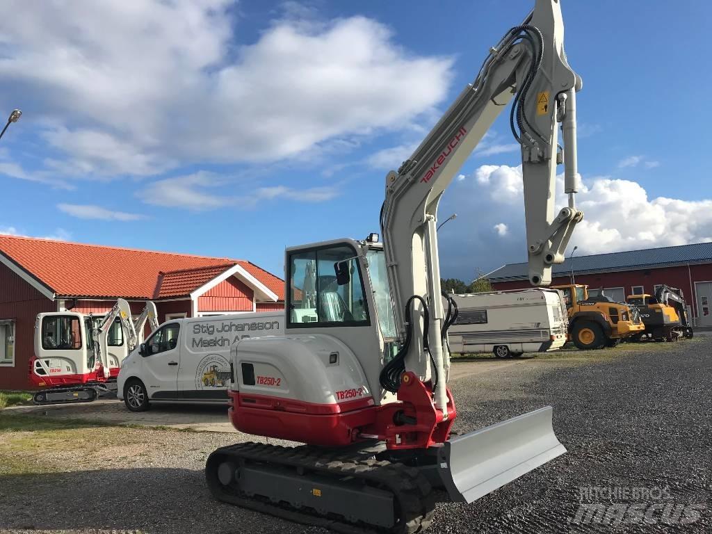 Takeuchi TB250-2 Mini bageri <7t