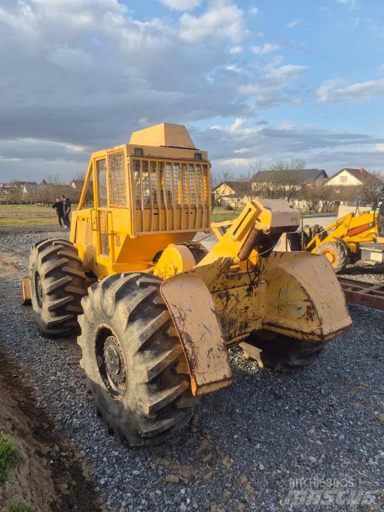 John Deere 667d Šumski traktori