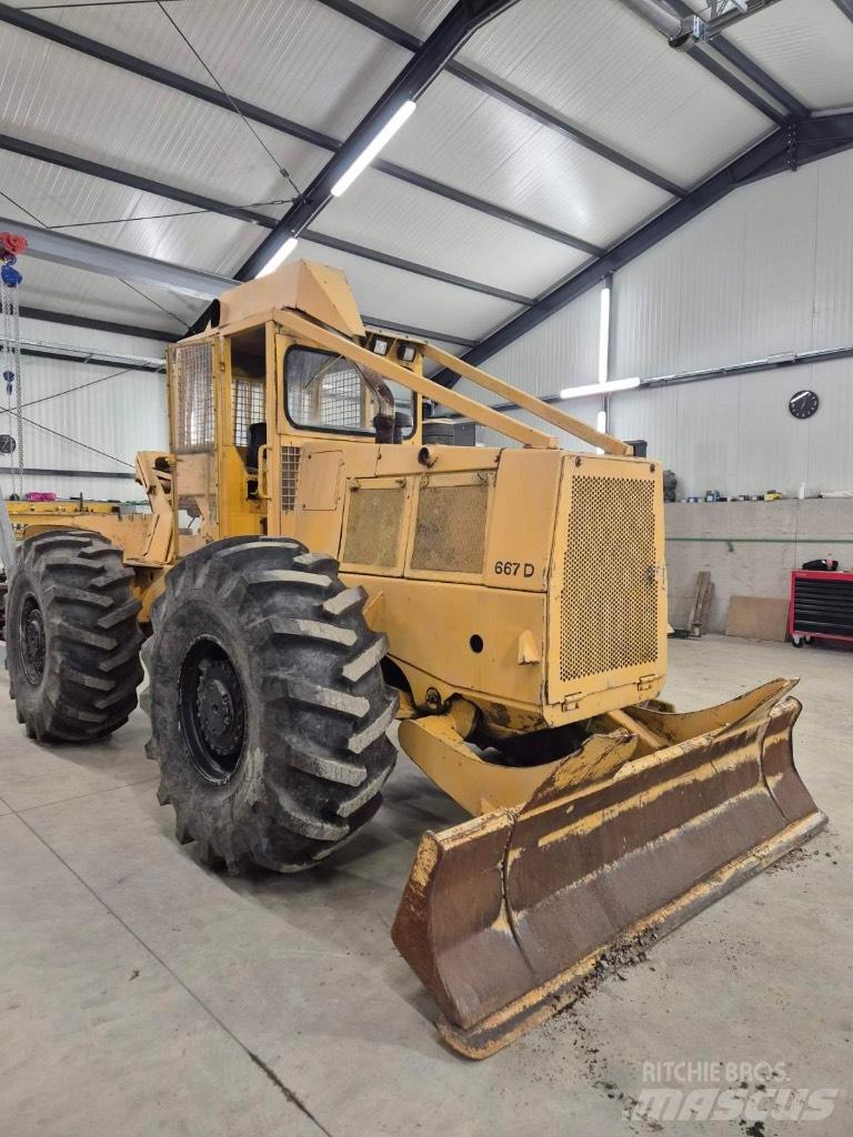 John Deere 667d Šumski traktori