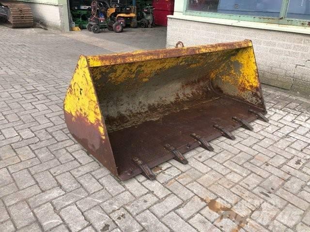 Manitou Tanden bak Kašike / Korpe