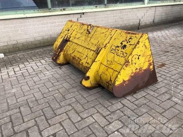 Manitou Tanden bak Kašike / Korpe