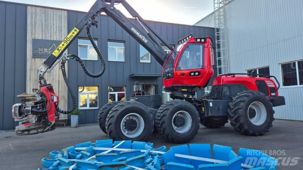 Komatsu 951 Harversteri