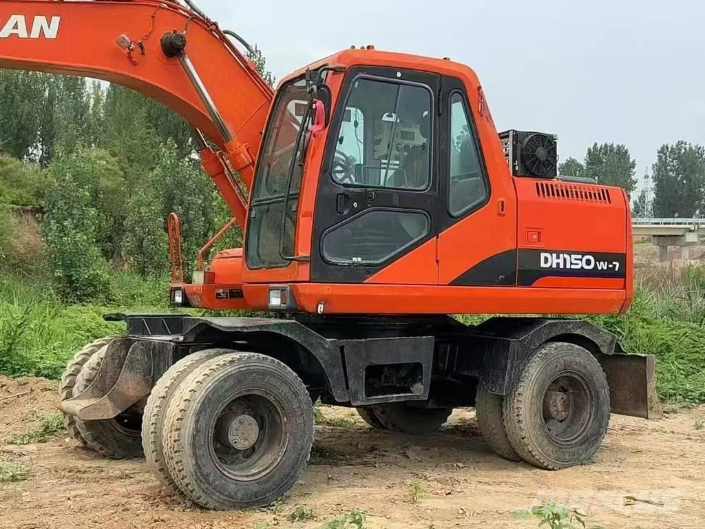 Doosan 150 W-7 Bageri na kotačima