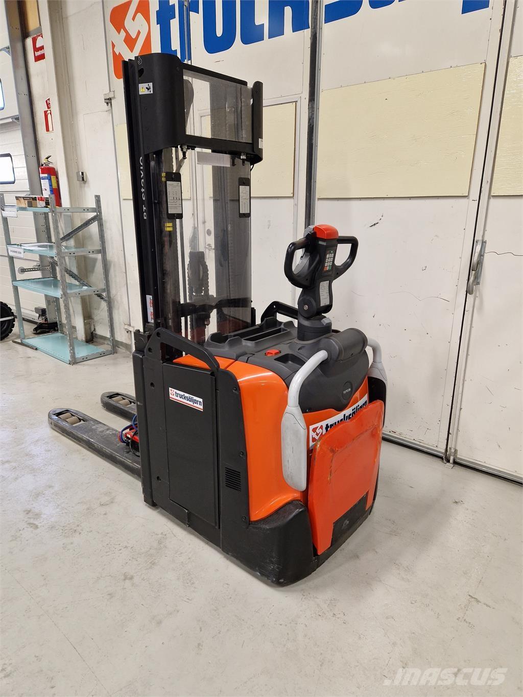 Toyota SPE120L Samopogonski ručni viličari