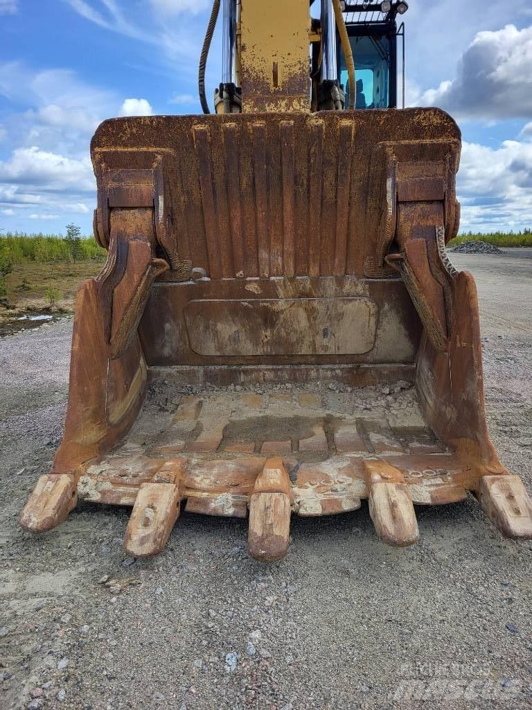 CAT 5090 B Bageri gusjeničari