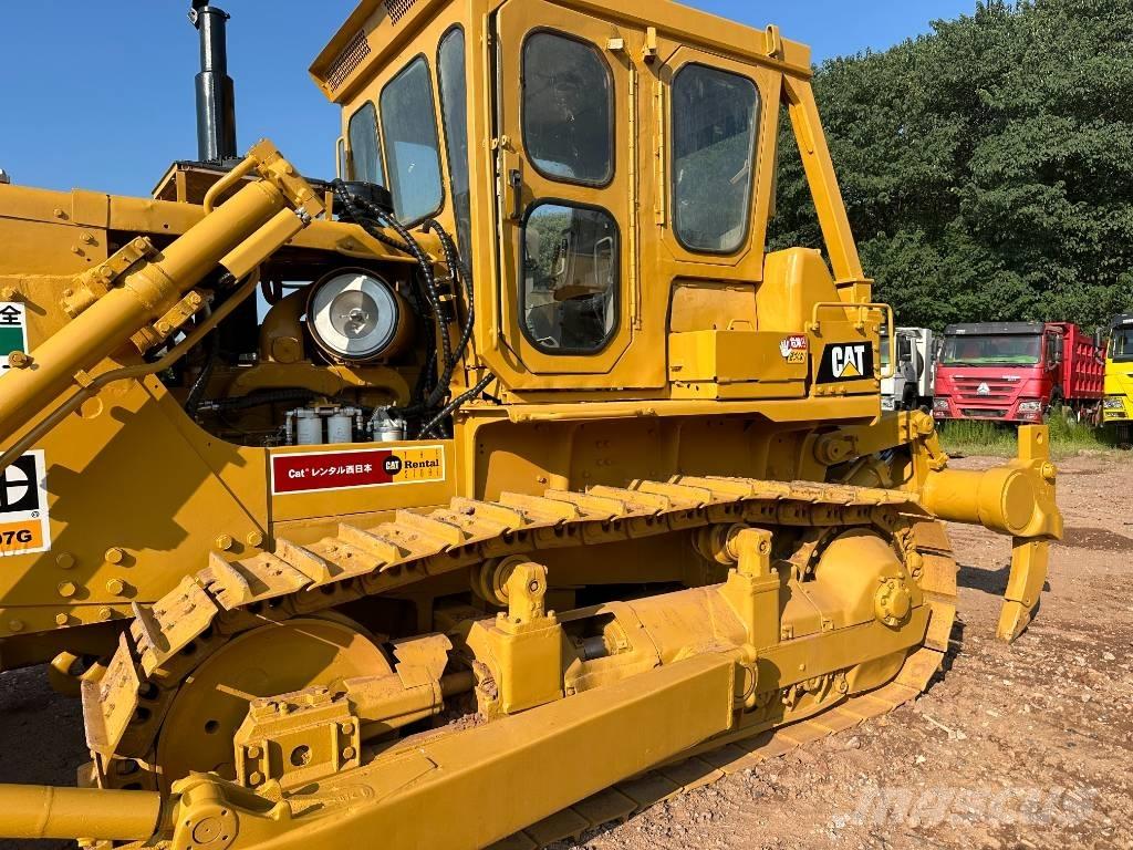 CAT D7G Buldožeri gusjeničari