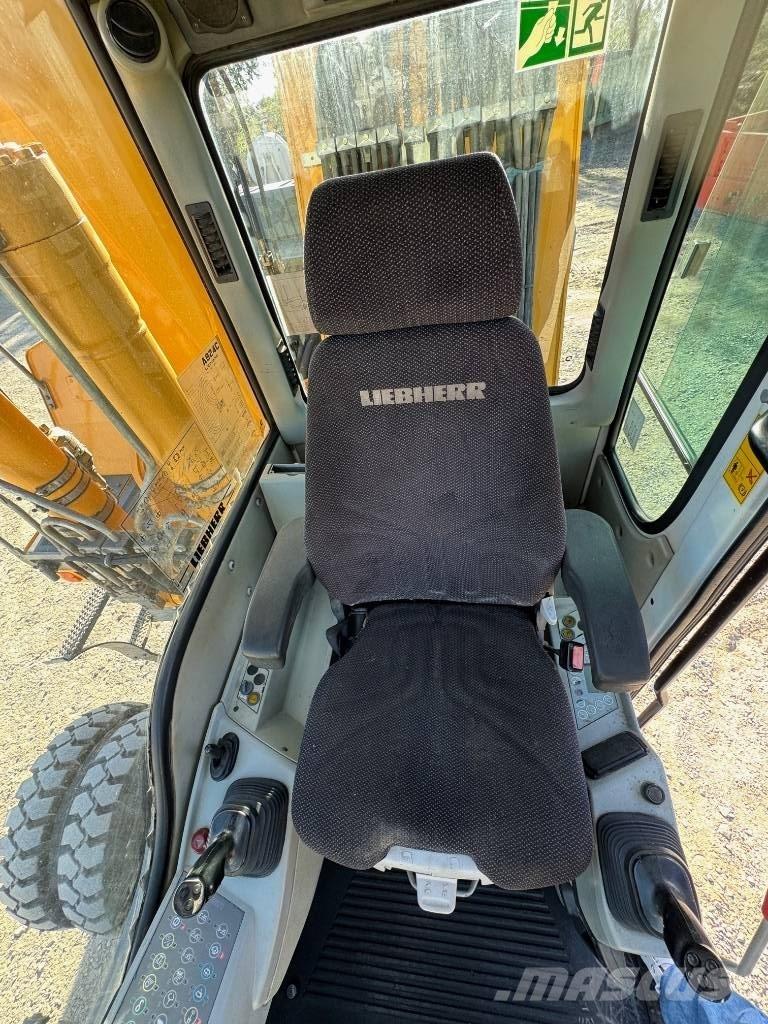 Liebherr A 924 C Bageri za manipuliranje materijalom / otpadom