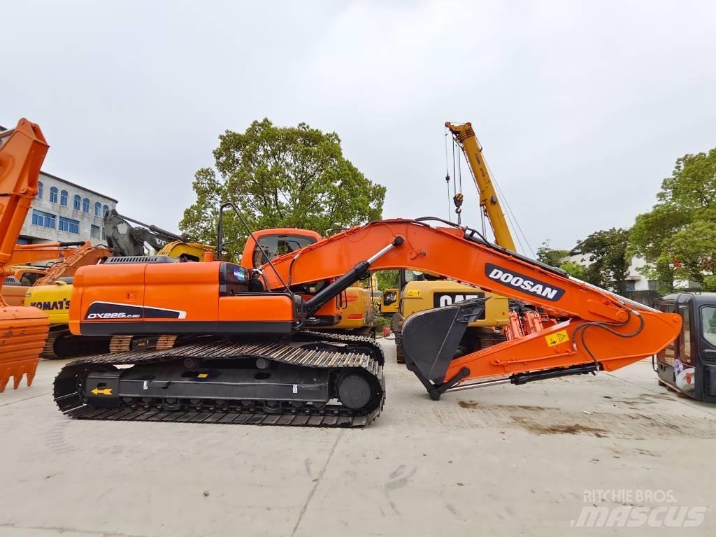 Doosan DX 225 LC Bageri gusjeničari