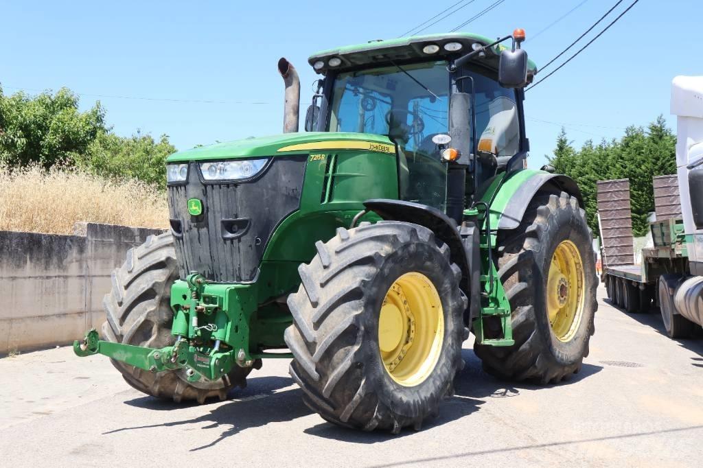 John Deere 7215 R Traktori
