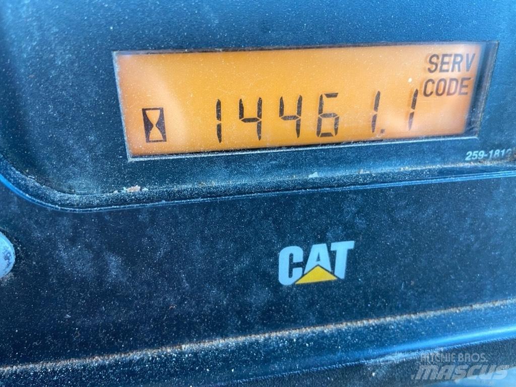 CAT D 6 T LGP Buldožeri gusjeničari