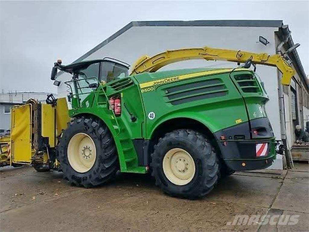 John Deere 8600 Strojevi za krmu na vlastiti pogon