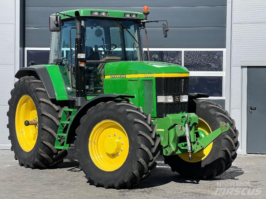 John Deere 7710 PQ Traktori