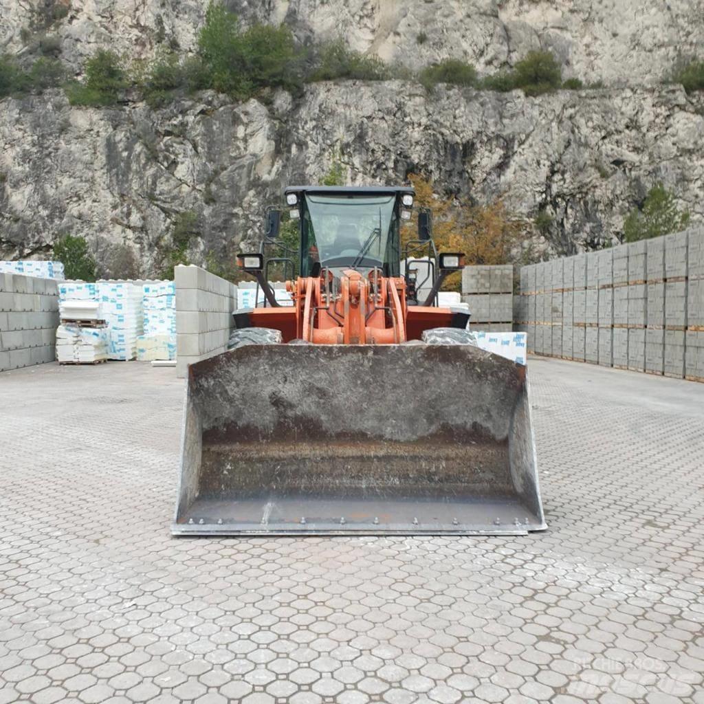 Hitachi ZW 220-5 Utovarivači na kotačima