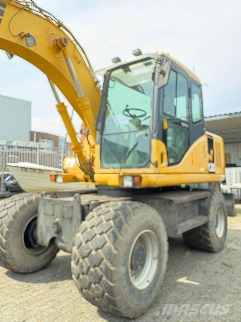 Komatsu PW 130-7K Bageri na kotačima