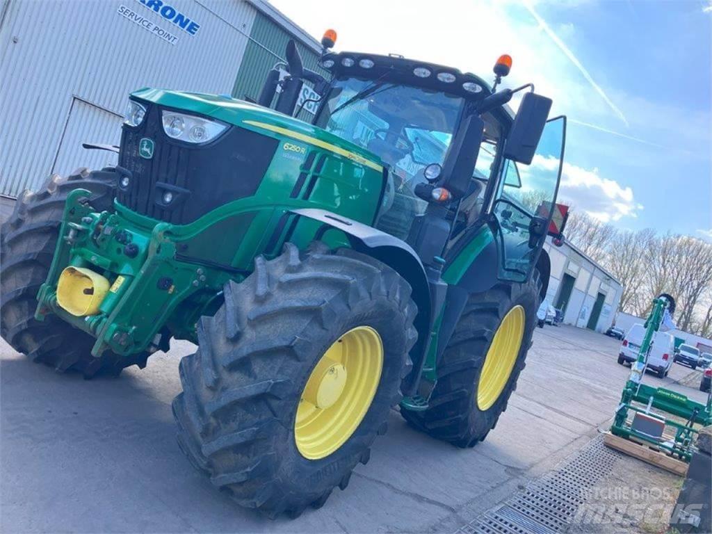 John Deere 6250R Traktori