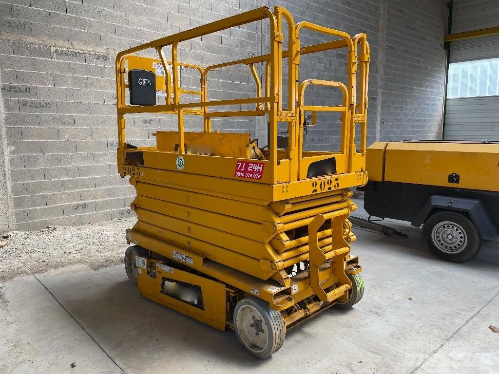 JLG 3246 ** A REPARER** Škaraste platforme