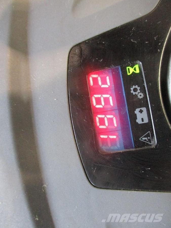 Toyota LPE200 Nisko podizni električni viličar sa platformu