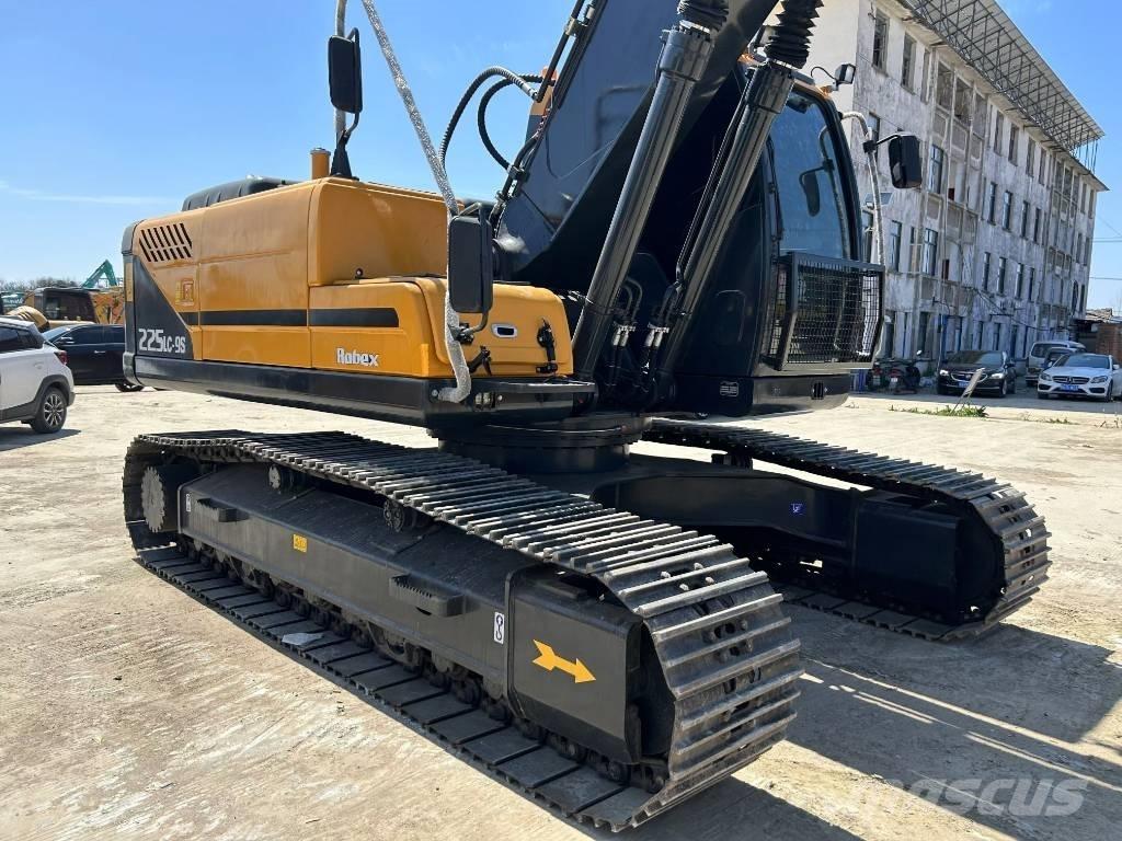 Hyundai 225lc-9s Midi bageri 7t – 12t
