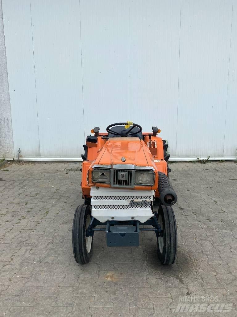 Kubota B1702-M Kompaktni (mali) traktori