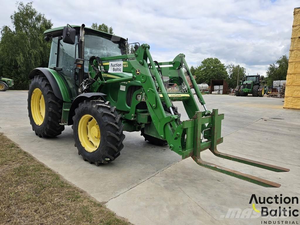John Deere 5100 R Traktori