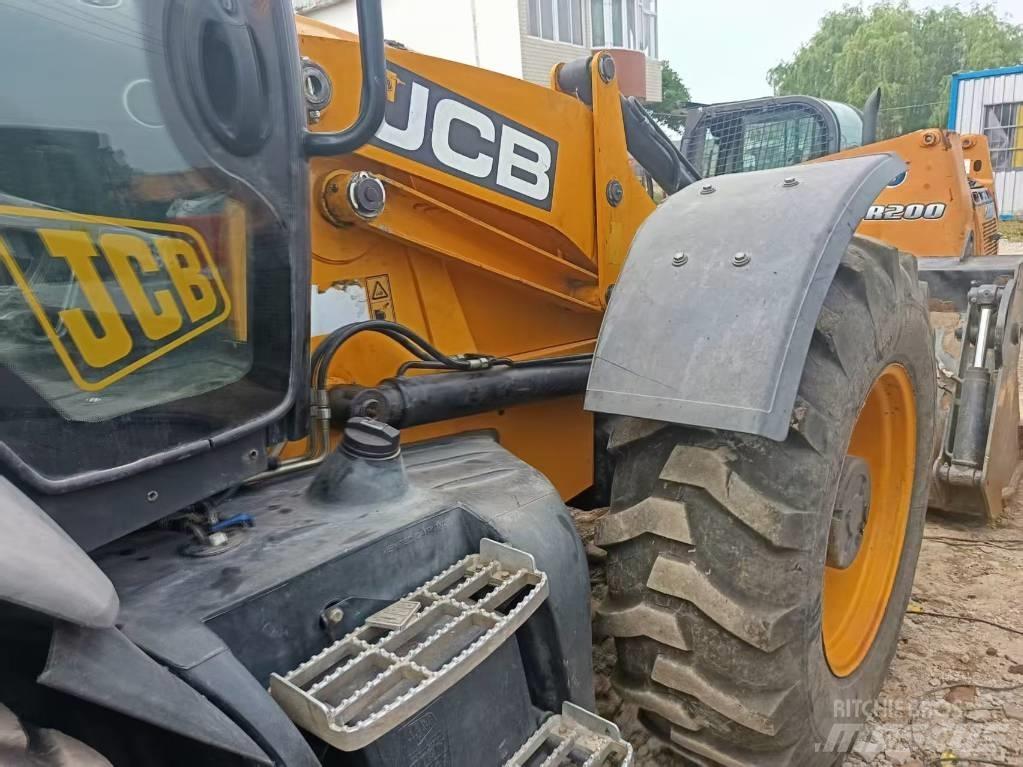 JCB 4CX Utovarni rovokopači