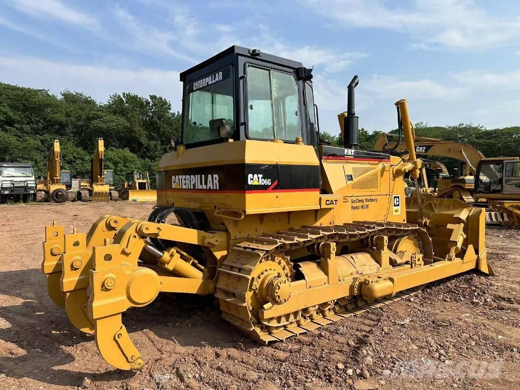 CAT D 6 G Buldožeri gusjeničari
