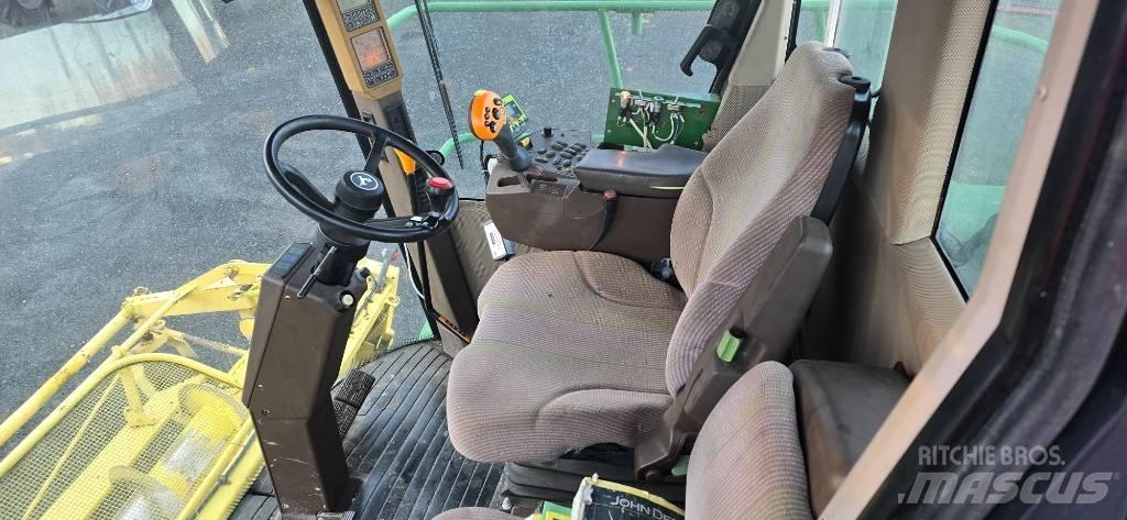 John Deere 7400 Strojevi za krmu na vlastiti pogon