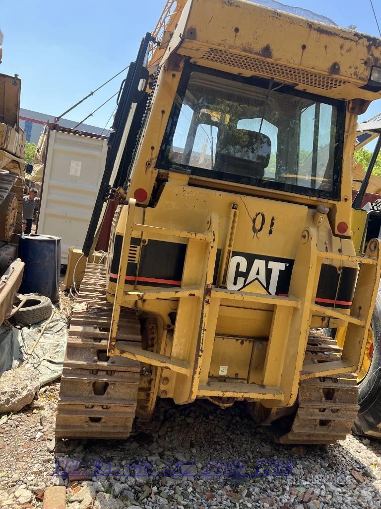 CAT D5G Buldožeri gusjeničari