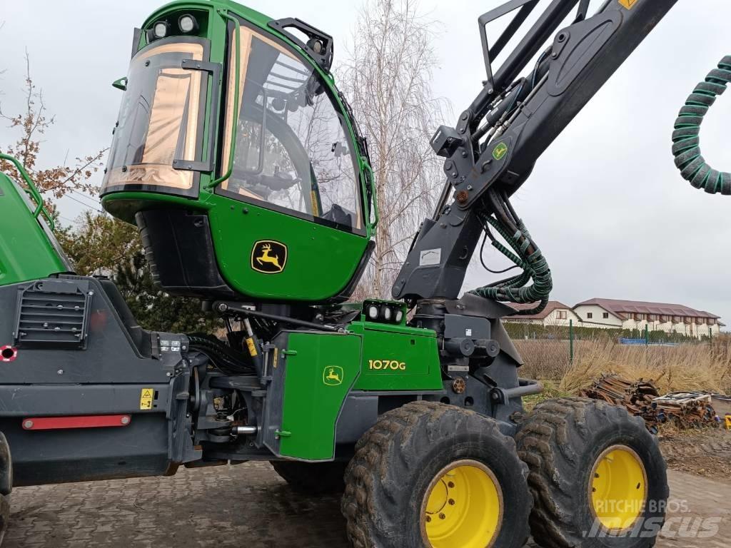 John Deere 1070G Harversteri