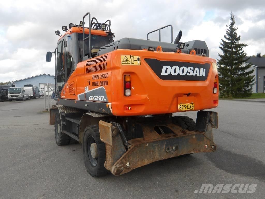 Doosan DX 210 WE Bageri na kotačima