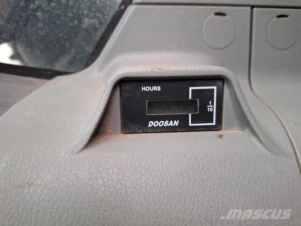 Doosan DX235NLC-5 Bageri gusjeničari