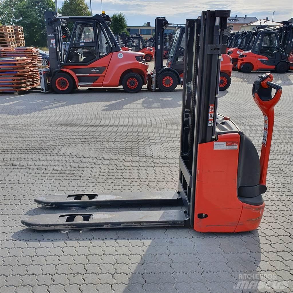 Linde L12 Ručni električni viličar