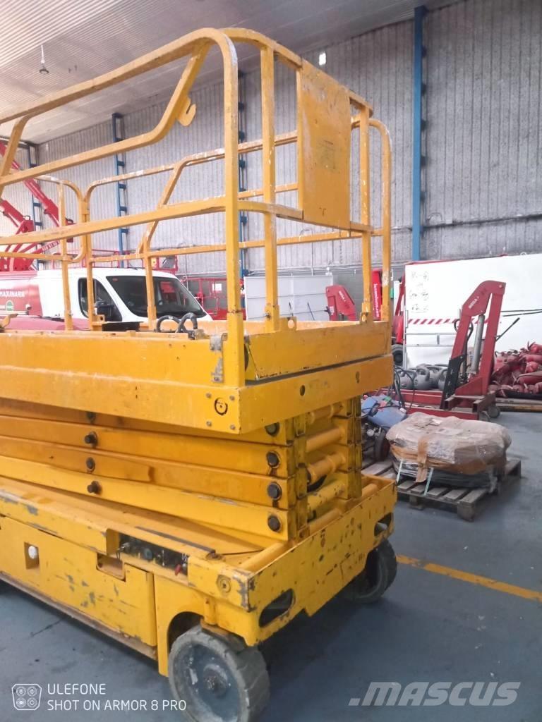 Haulotte Compact 12 Škaraste platforme