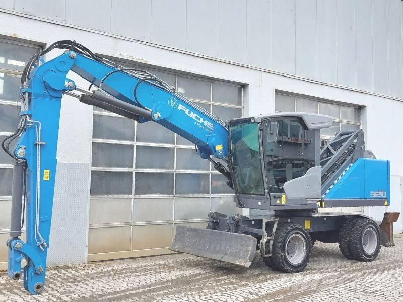 Fuchs MHL 320 F Bageri za manipuliranje materijalom / otpadom