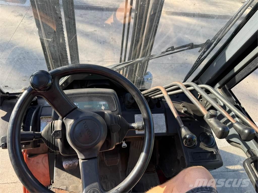 Toyota 7FGF25 Plinski viličari