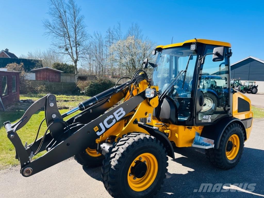 JCB 407 Višenamjenski utovarivači