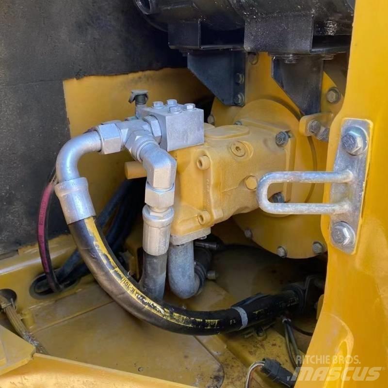 CAT 307 Bageri gusjeničari