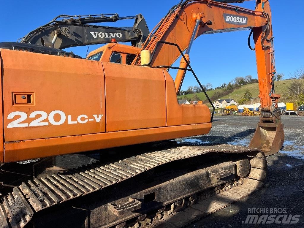 Doosan DX 220 Bageri gusjeničari