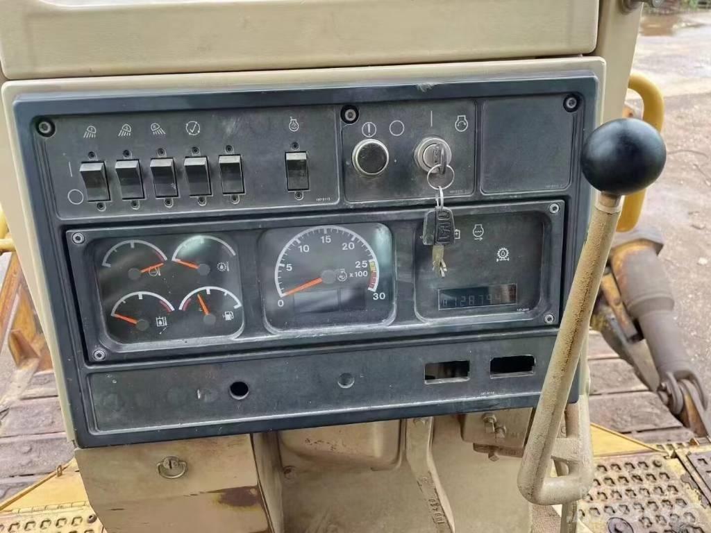 CAT D 9 N Buldožeri gusjeničari