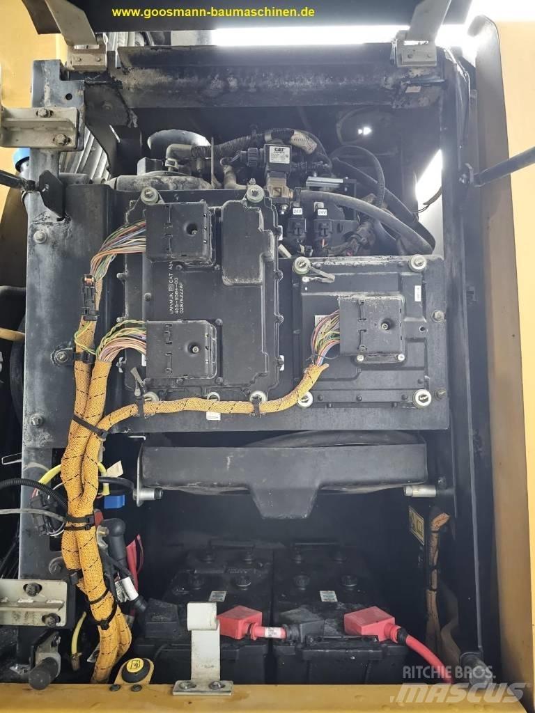 CAT MH 3022 Bageri za manipuliranje materijalom / otpadom