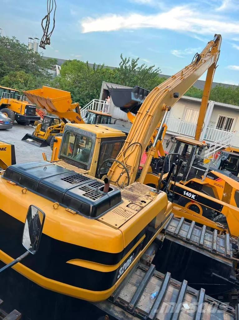CAT 320 B L Amfibijski bageri