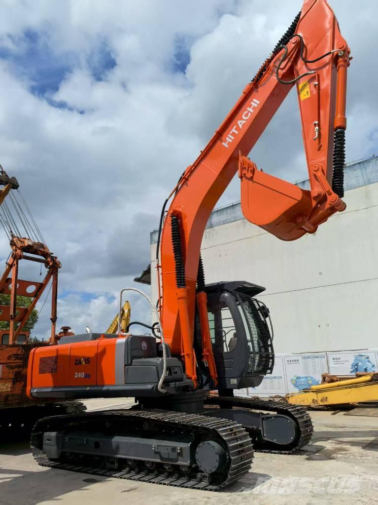 Hitachi ZX240-3G Mini bageri <7t