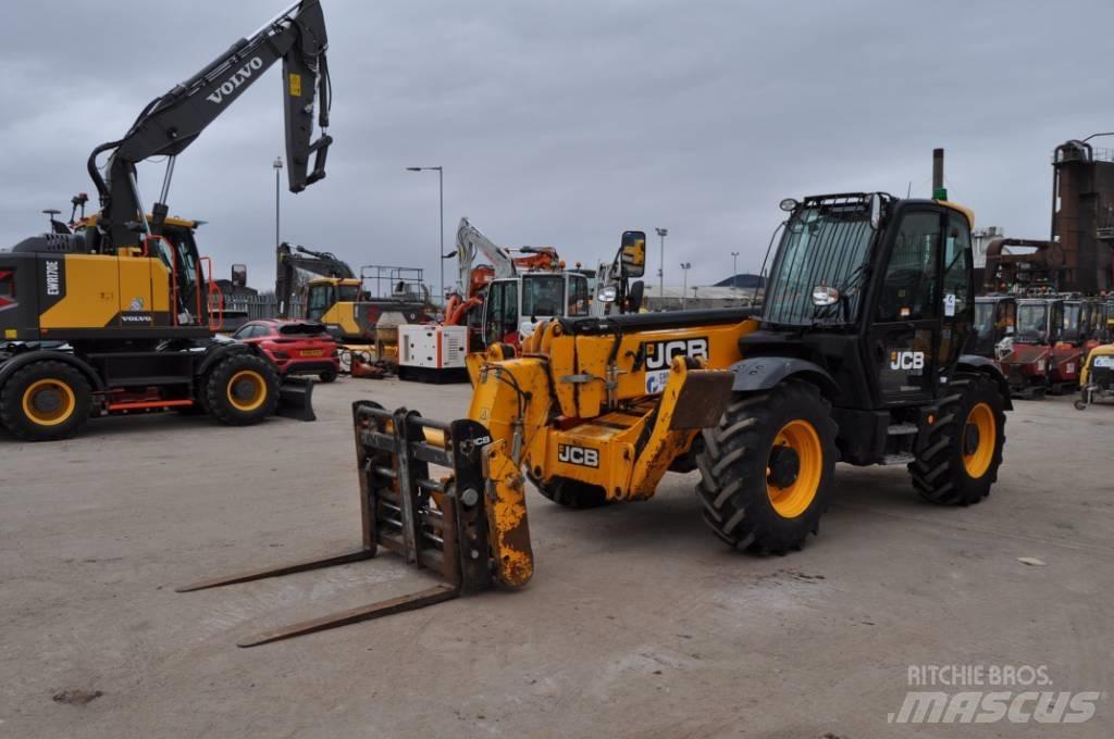 JCB 540-140 Teleskopski viličari