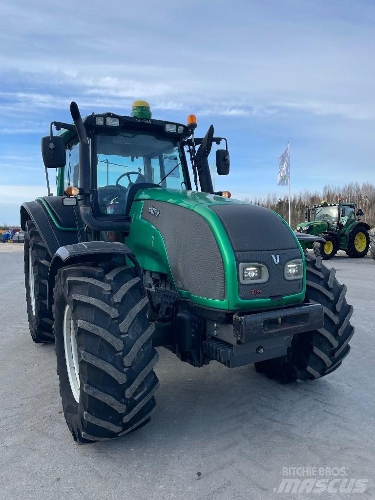 Valtra T151 Traktori