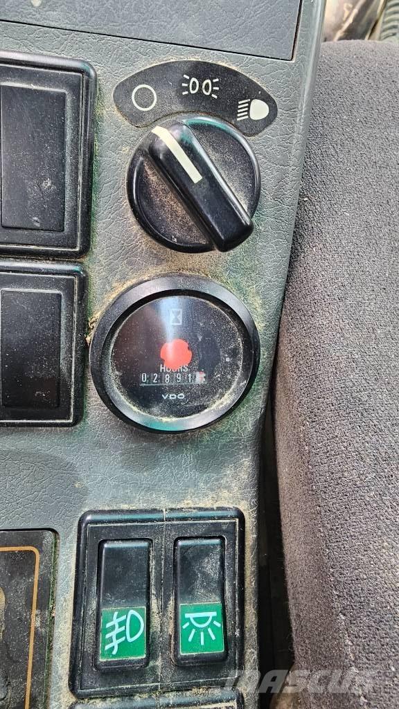 Volvo EW 140 B Bageri na kotačima