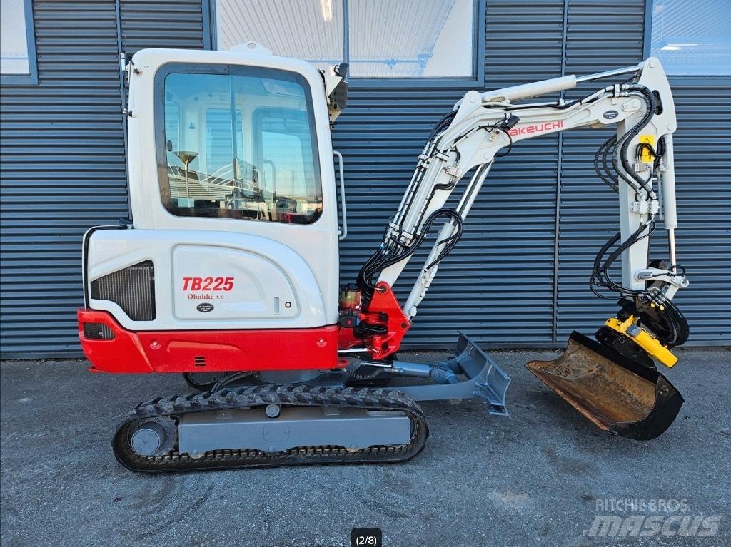 Takeuchi TB 225 Mini bageri <7t