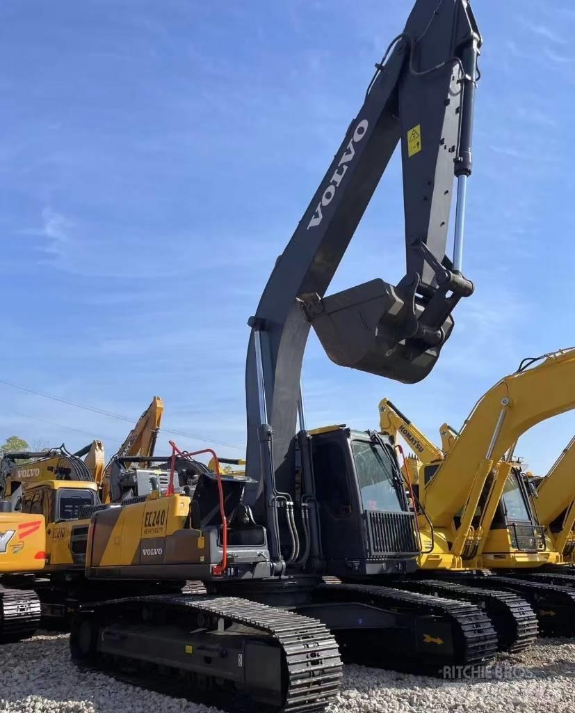 Volvo 240 CLD Bageri gusjeničari
