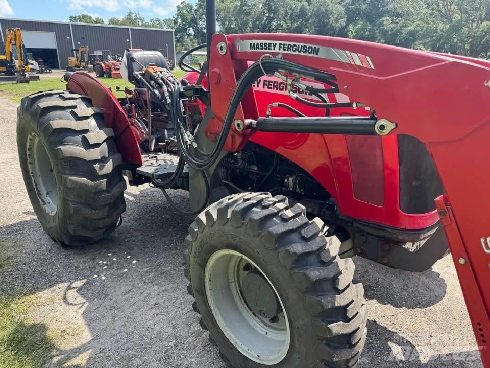 Massey Ferguson 2635 Traktori
