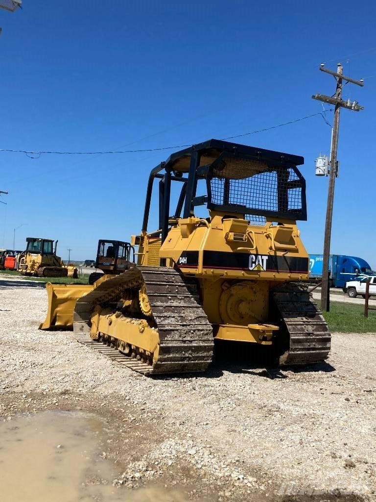 CAT Bulldozer D4H Buldožeri gusjeničari